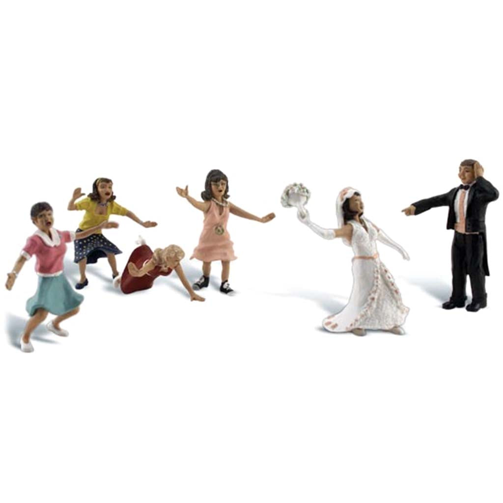 Ho Scale Wedding Bouquet Toss