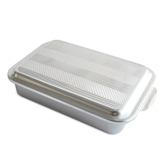 Classic 9in x 13in Pan With Embossed Lid