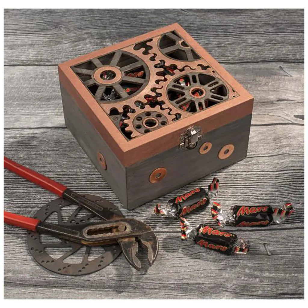 Wooden Box with wheel motive 14.8x14.8x9cm. poplar