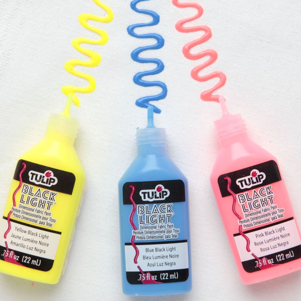 TULIP DIMENSIONAL FABRIC PAINT NEON BLACK LIGHT .75OZ