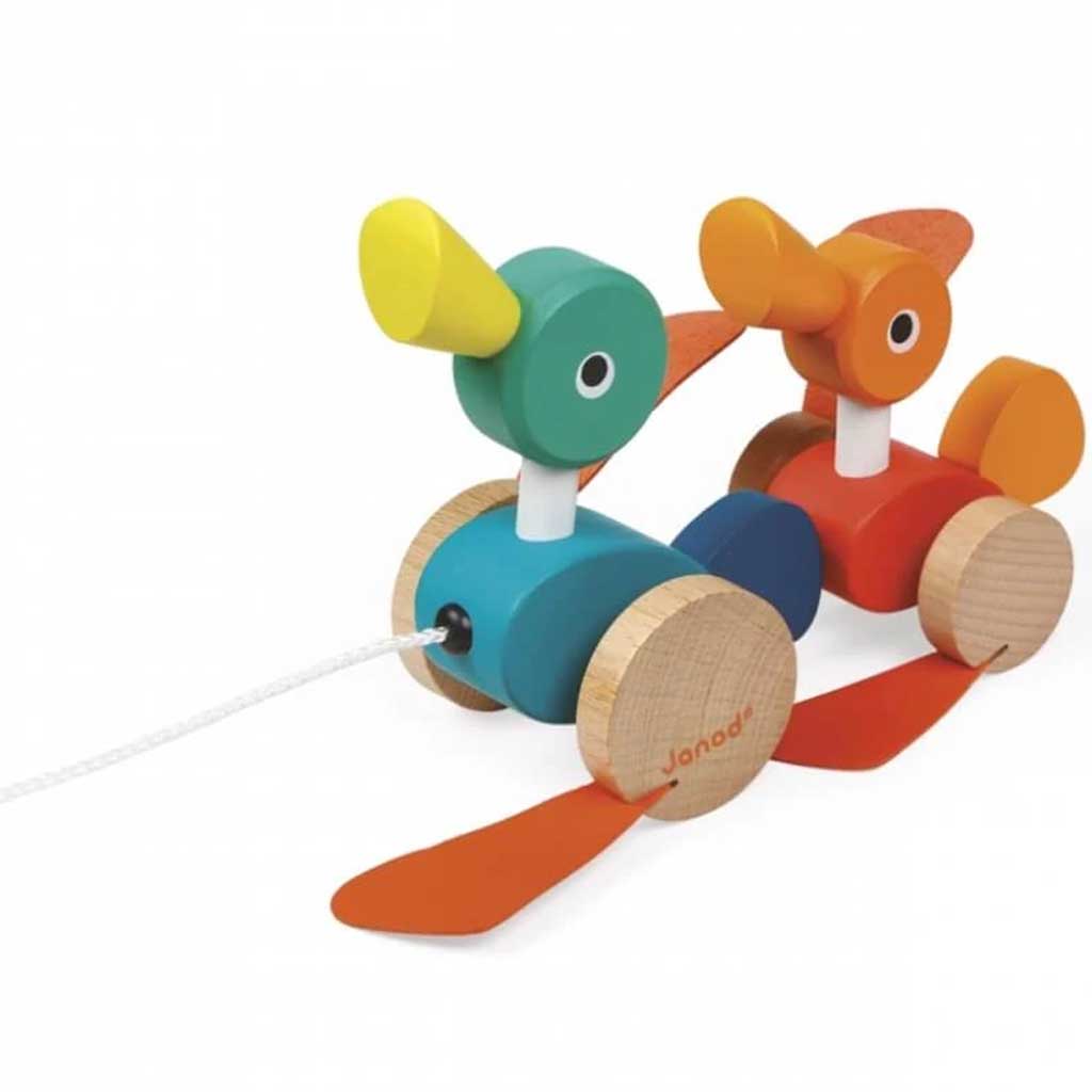 DUCK FAMILY PULL ALONG TOY 