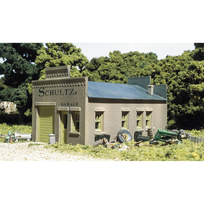 Schultz's Garage - HO Scale Kit 