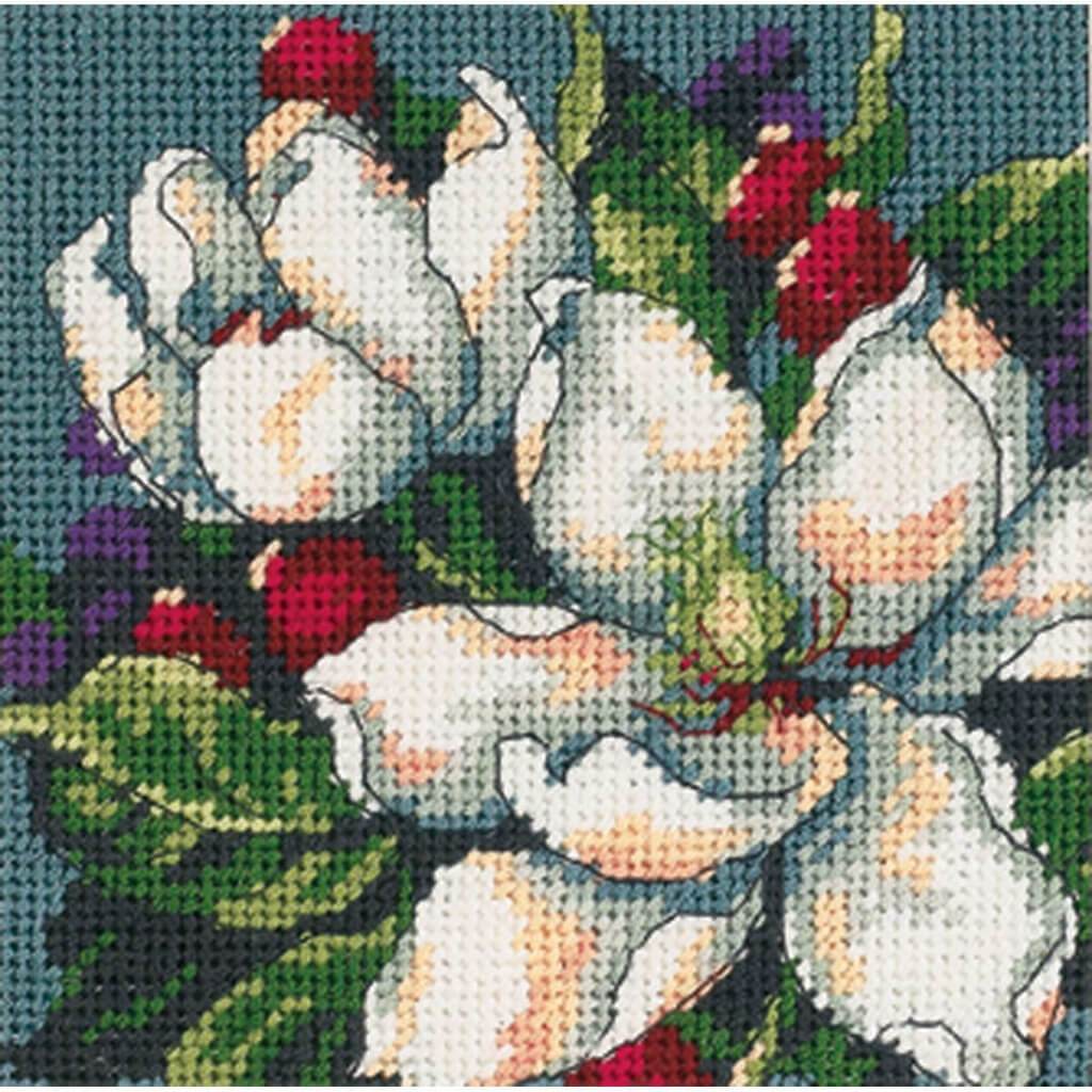 NEEDLEPOINT KIT MAGNOLIA FLOWER 