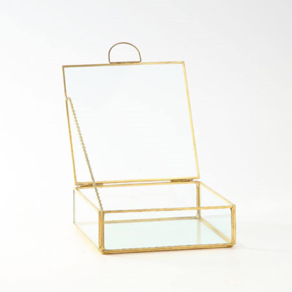 Glass Accessory L:6" W:6" H:2" 