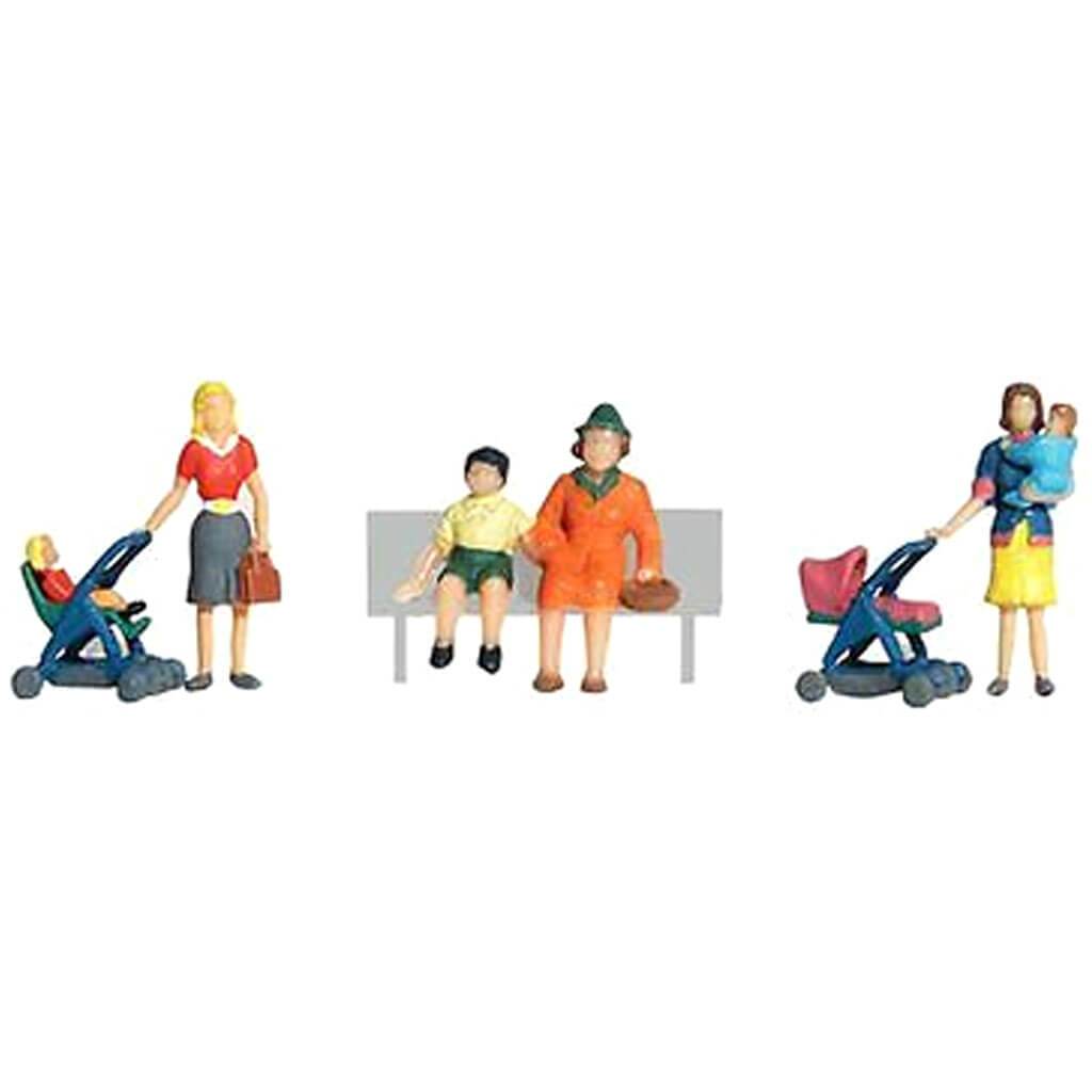 Moms &amp; Kids - HO Scale