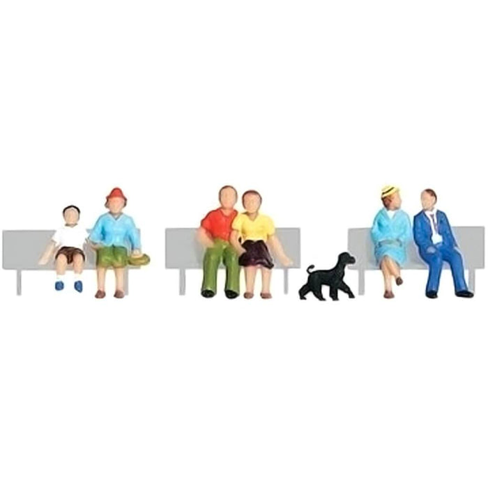 Sitting & Waiting - HO Scale
