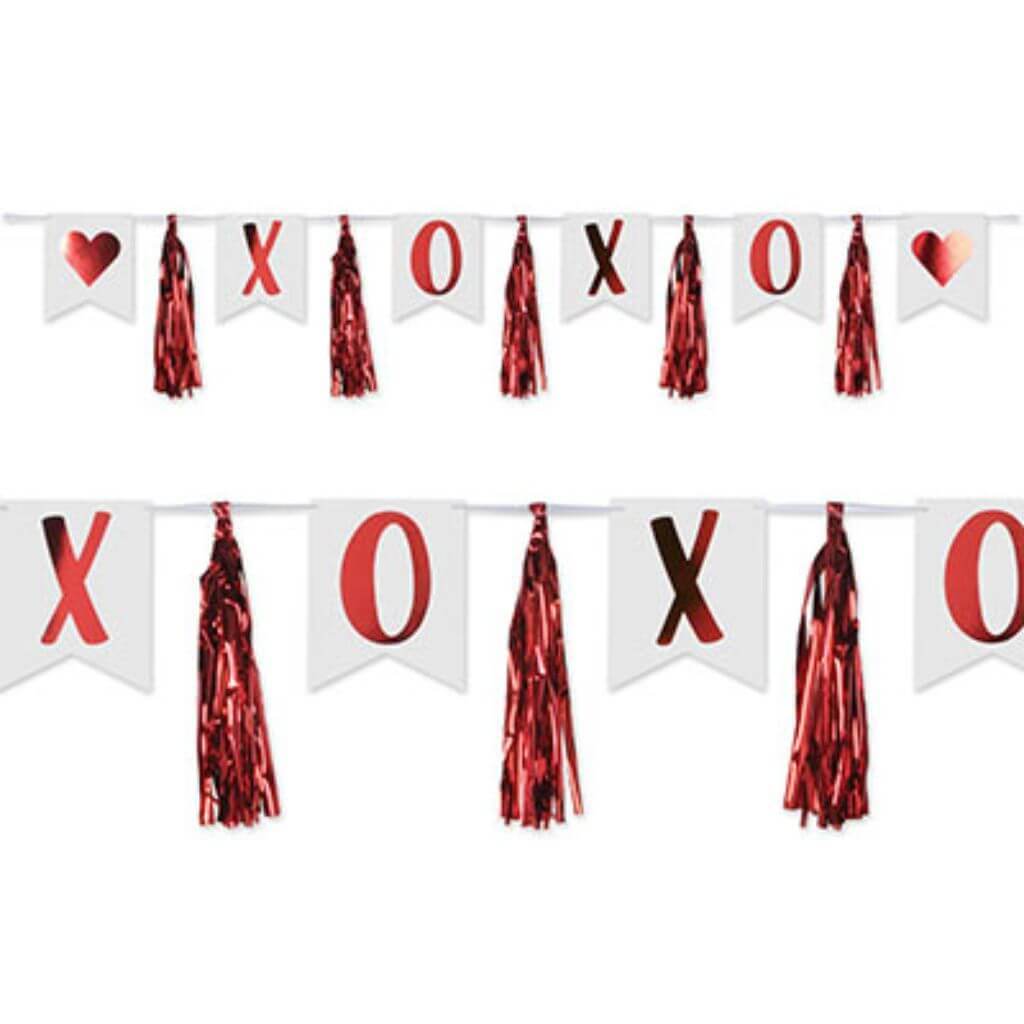 Streamer xoxo Tassel 13in x 6ft