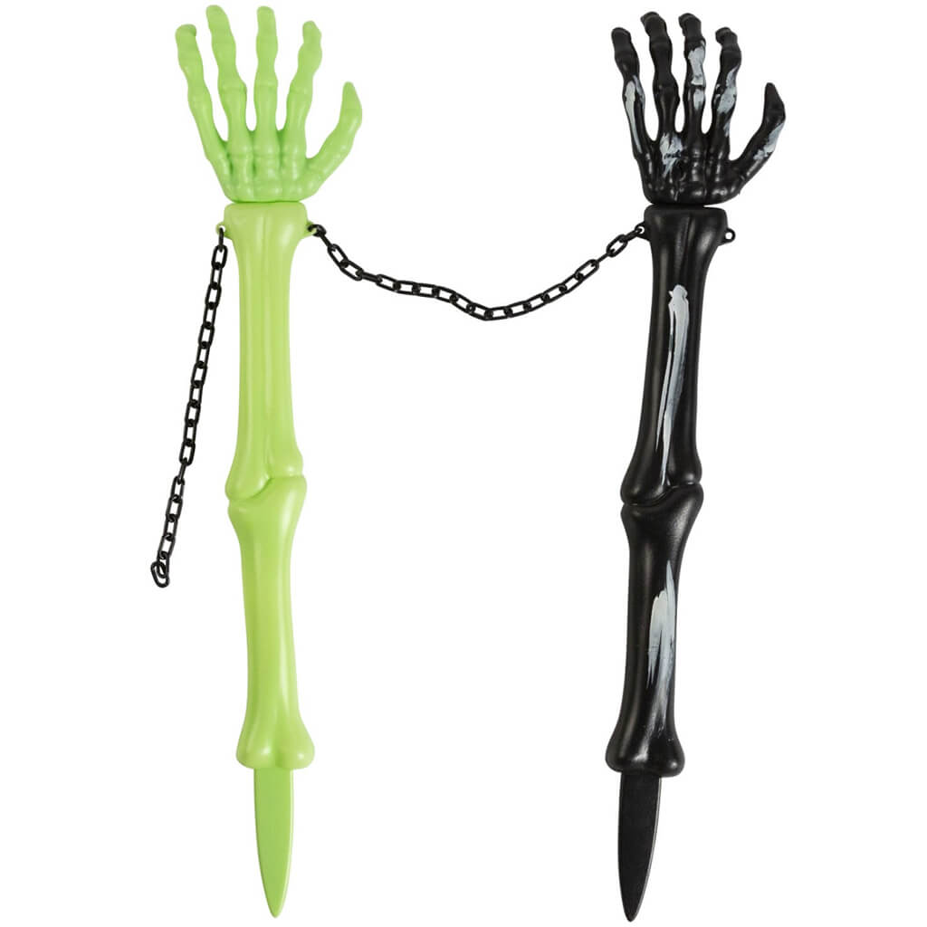 Yard Stake Skeleton Arm Chain Black / Glow-In-Dark