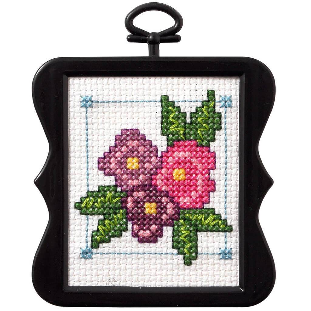 Counted Cross Stitch Kit 3in Scallop Flower