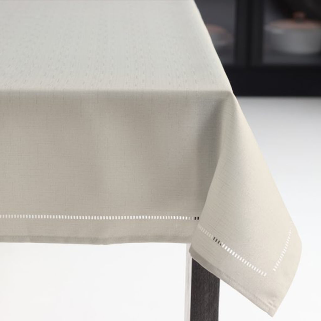 Lurex Hemstitch Table Cloth Cream/Gold, 60in x 90in