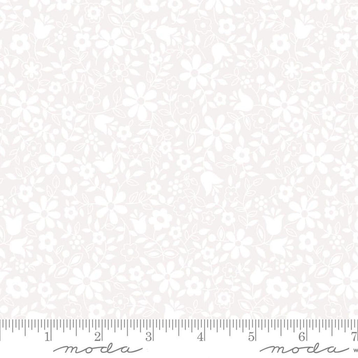 Whispers Flower Patch White