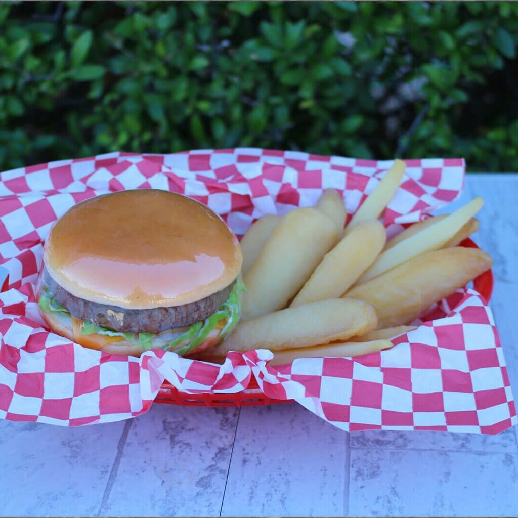 Hamburger &amp; Fries Basket